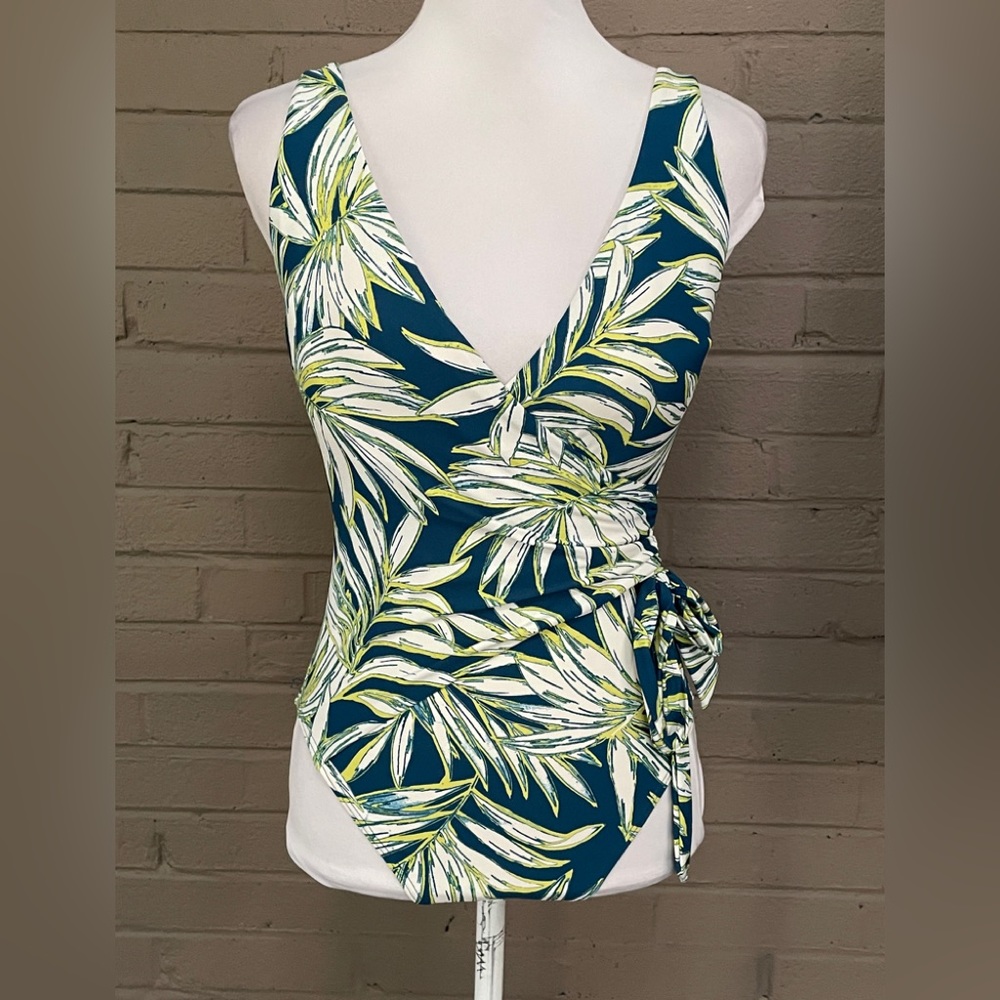 Vince Camuto tropical print one piece swimsuit 10 (M)